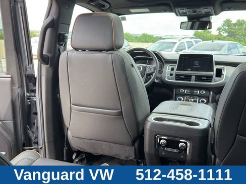 Used 2024 GMC Yukon XL AT4 AWD/4WD image 38