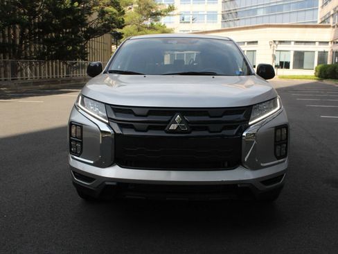 Used 2025 Mitsubishi Outlander Sport LE AWD/4WD image 3