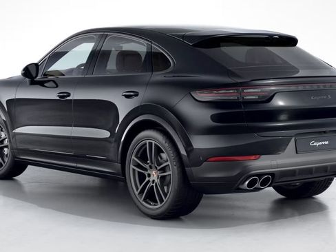 Certified 2023 Porsche Cayenne S AWD/4WD image 4
