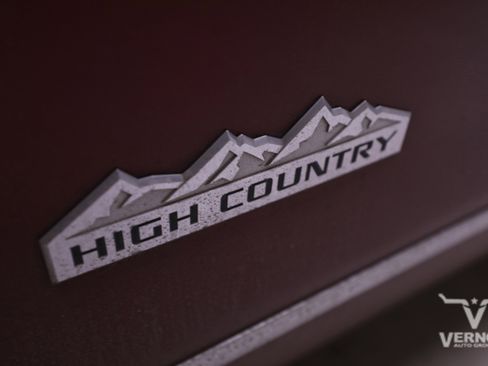 Used 2018 Chevrolet Silverado 1500 High Country image 11