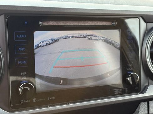 Used 2018 Toyota Tacoma TRD Sport image 29