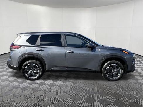 Used 2025 Nissan Rogue SV AWD/4WD image 7