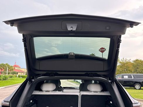 New 2025 Cadillac Lyriq Luxury image 11