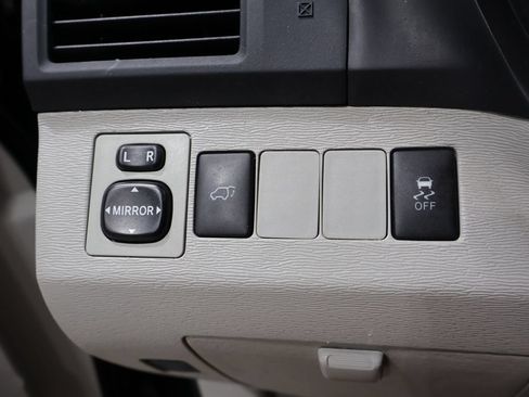 Used 2012 Toyota Venza XLE FWD image 31