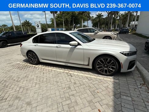 Used 2021 BMW 740i w/ M Sport Package RWD image 10