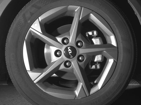 Used 2025 Kia K4 LXS image 13