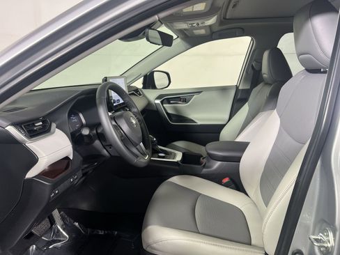 Used 2024 Toyota RAV4 Limited image 13