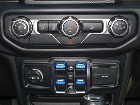 Used 2019 Jeep Wrangler Unlimited Sport S AWD/4WD image 11
