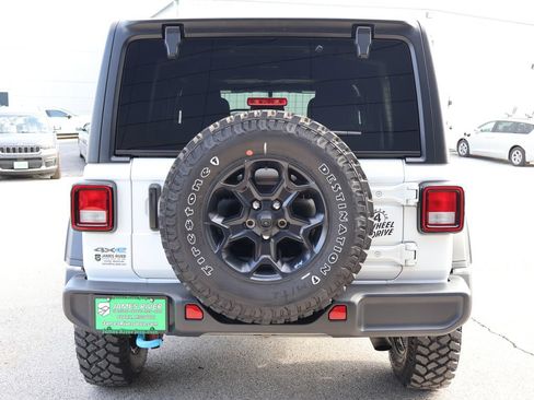 Used 2023 Jeep Wrangler Unlimited w/ Cold Weather Group AWD/4WD image 4