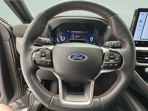 Used 2025 Ford Explorer ST-Line w/ ST-Line Street Pack AWD/4WD image 15