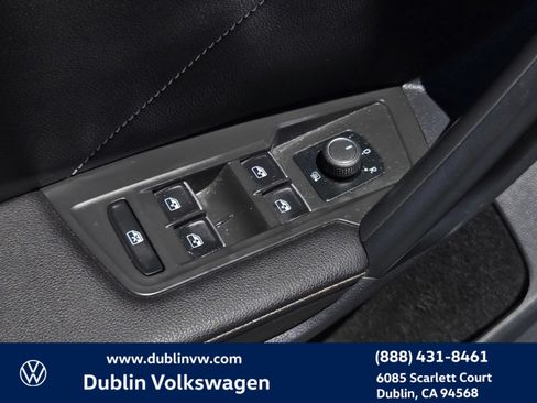 Certified 2023 Volkswagen Tiguan SE w/ Panoramic Sunroof Package FWD image 11