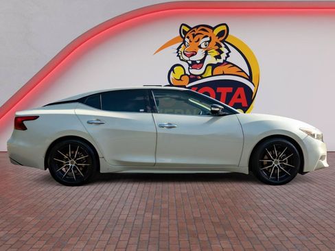 Used 2017 Nissan Maxima Platinum FWD image 4