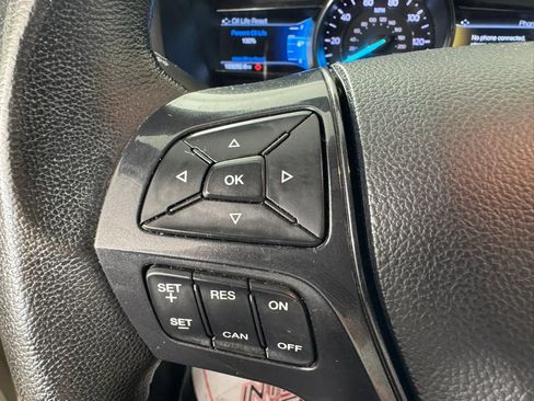 Used 2019 Ford Explorer XLT w/ Equipment Group 202A AWD/4WD image 15