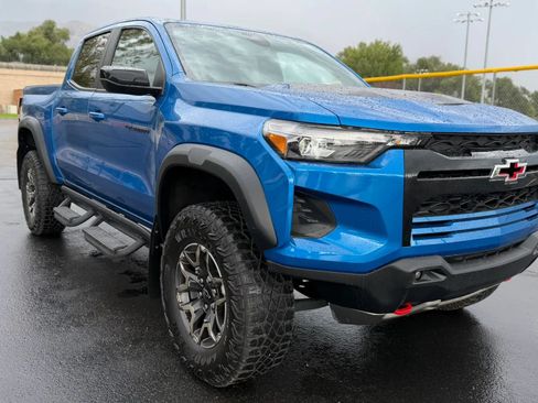 Used 2023 Chevrolet Colorado ZR2 w/ ZR2 Convenience Package III AWD/4WD image 3