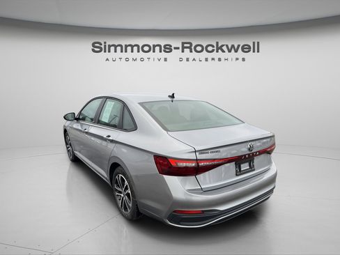 Used 2025 Volkswagen Jetta Sport image 5