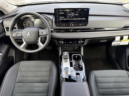 New 2026 Mitsubishi Outlander SE FWD image 16