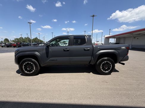 Certified 2025 Toyota Tacoma TRD Off-Road w/ TRD Off Road Upgrade Package AWD/4WD image 23