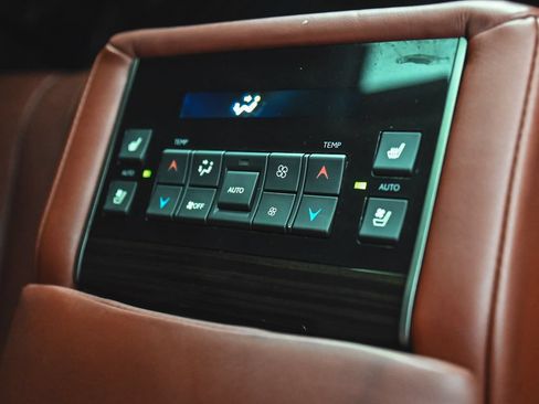 Used 2017 Lexus LX 570 4WD image 33