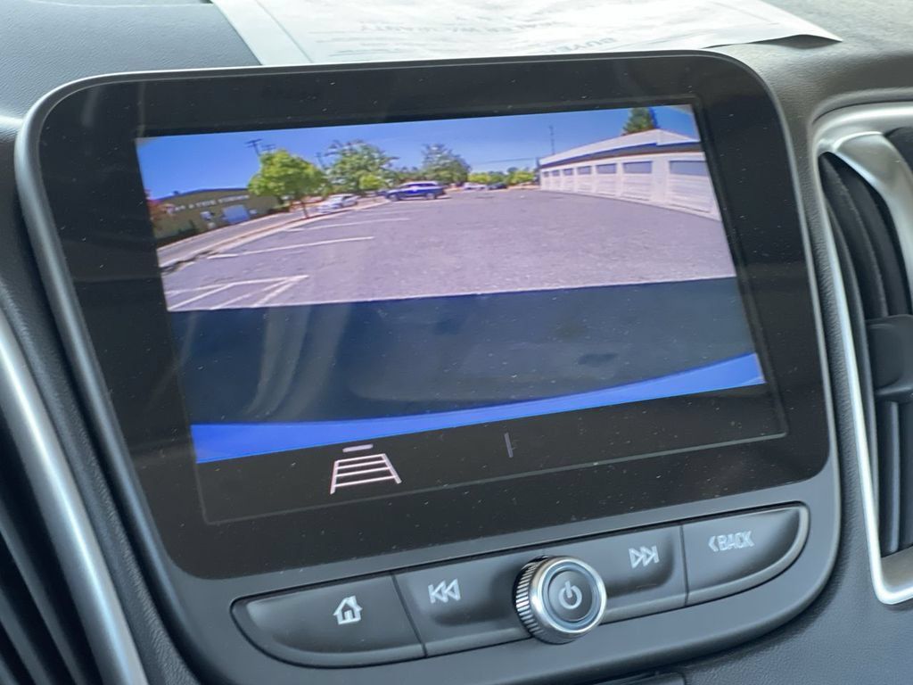 Used 2020 Chevrolet Malibu LS w/ Driver Confidence Package II FWD image 14