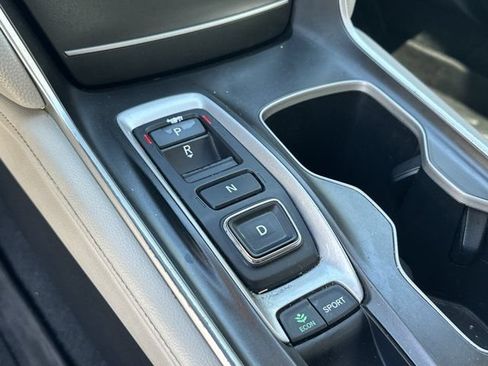 Used 2019 Honda Accord Touring image 32