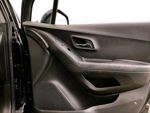 Used 2019 Chevrolet Trax LS w/ Tint and Cruise Package AWD/4WD image 24