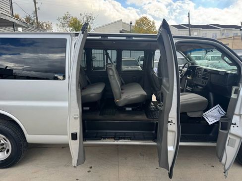 Used 2016 Chevrolet Express 3500 LT w/ LT Preferred Equipment Group image 29