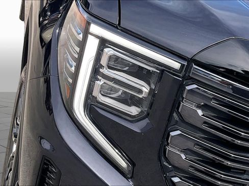 Used 2025 GMC Sierra 1500 Denali Ultimate AWD/4WD image 28