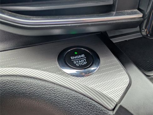 Used 2020 Ford Explorer XLT w/ Equipment Group 202A RWD image 18