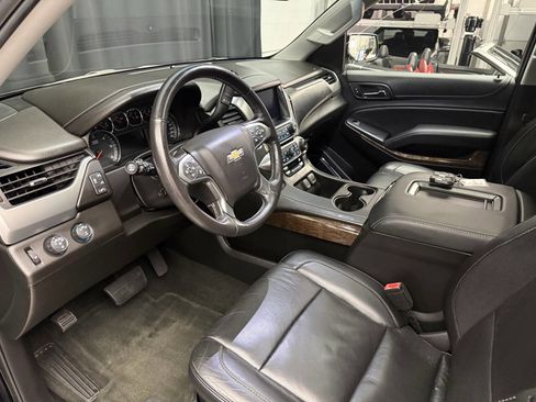 Used 2018 Chevrolet Suburban LT image 34