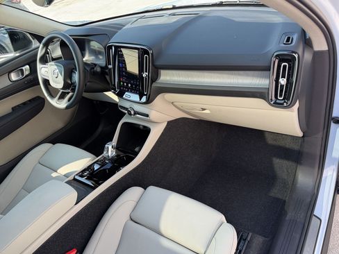 Used 2026 Volvo XC40 B5 Plus w/ Protection Package Premier AWD/4WD image 30