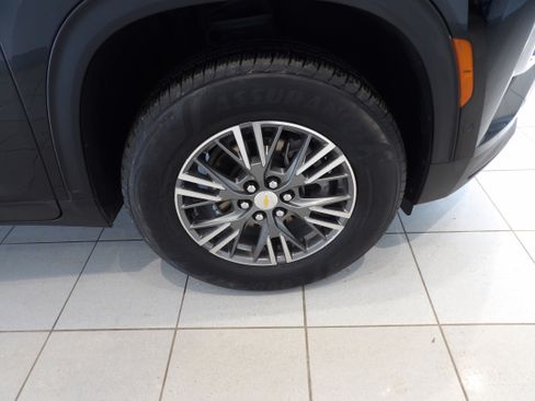 Used 2024 Chevrolet Traverse LT w/ Enhanced Driving Package image 29