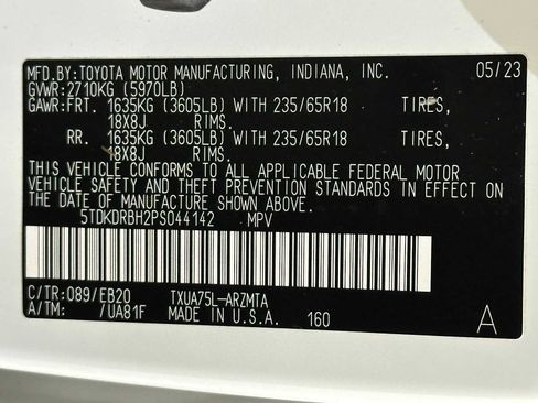 Used 2023 Toyota Highlander XLE AWD/4WD image 32