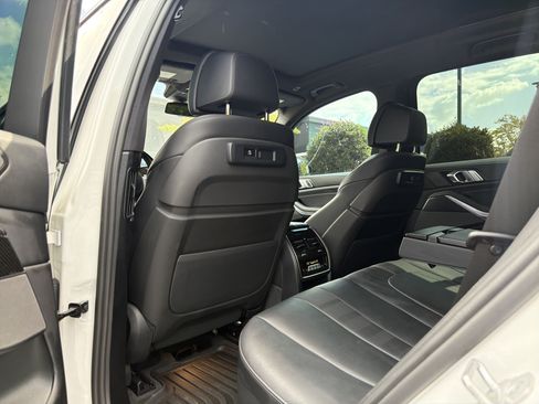 Used 2022 BMW X5 M50i AWD/4WD image 23