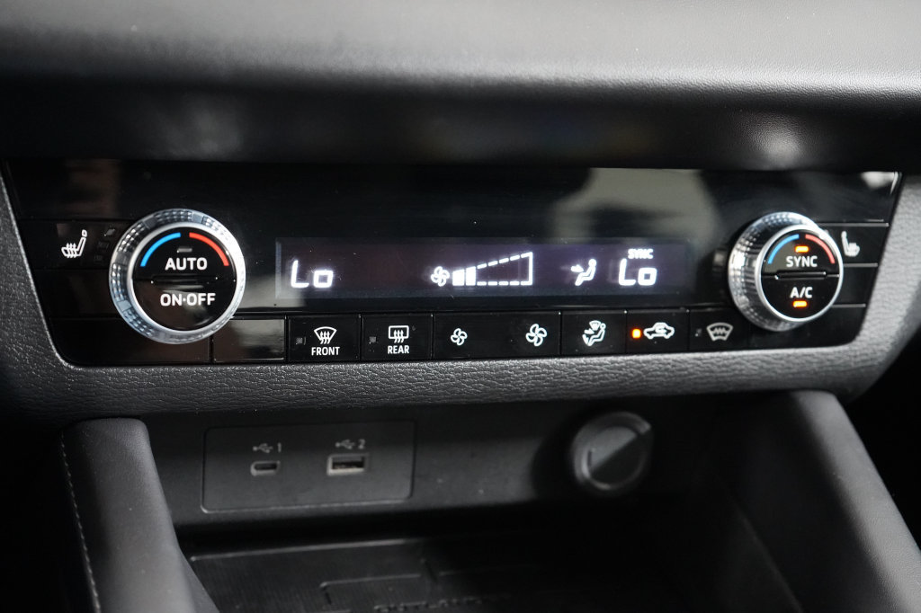 Used 2023 Mitsubishi Outlander SE Black Edition AWD/4WD image 24