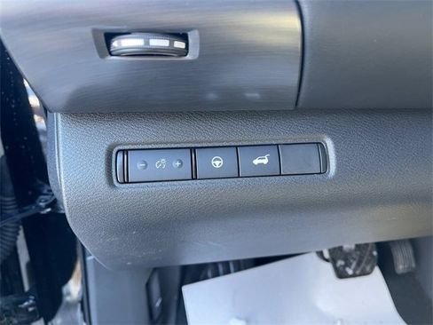 Used 2024 Nissan Pathfinder SL w/ Lighting Package (N92) image 24