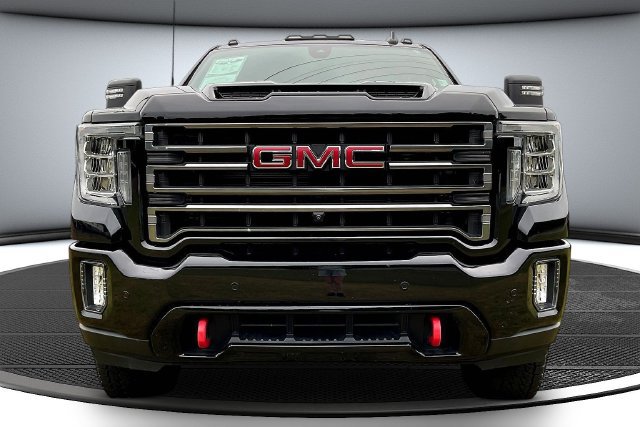 Used 2020 GMC Sierra 2500 AT4 w/ AT4 Premium Package AWD/4WD image 2