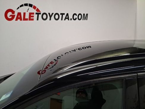 Used 2017 Ford Escape SE image 8