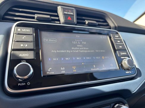 Used 2025 Nissan Versa SV FWD image 20