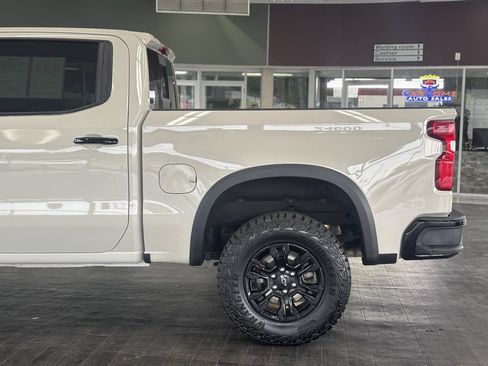 Used 2026 Chevrolet Silverado 1500 ZR2 w/ Dark Appearance Package AWD/4WD image 18