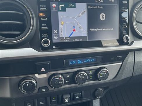 Used 2022 Toyota Tacoma SR5 AWD/4WD image 15