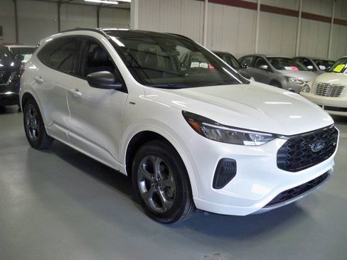 Used 2024 Ford Escape ST-Line w/ Tech Pack #1 image 3