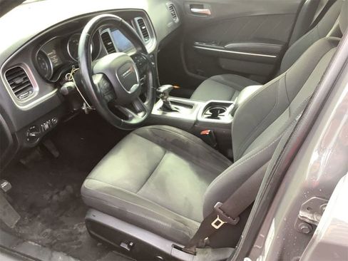 Used 2019 Dodge Charger SXT image 6