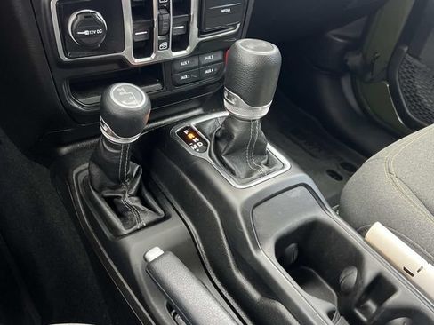 Used 2024 Jeep Wrangler Unlimited Sport AWD/4WD image 25