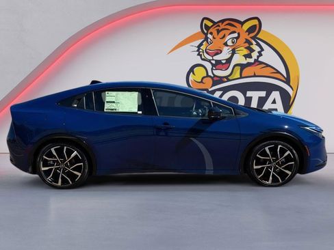 New 2026 Toyota Prius Plug-In Hybrid image 4
