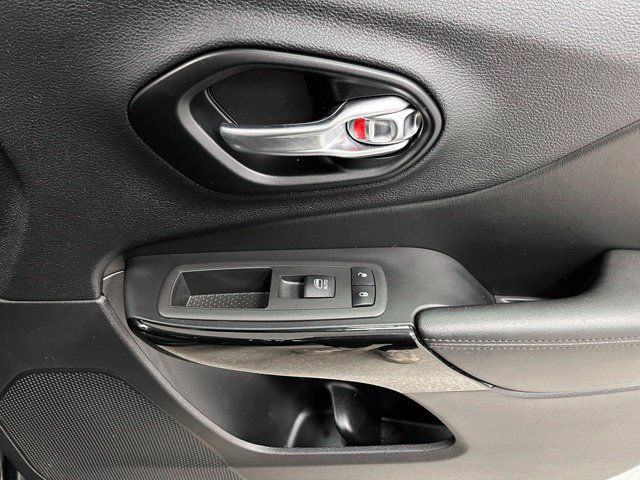 Used 2021 Jeep Cherokee Latitude Plus FWD image 52