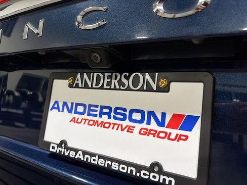 Used 2017 Lincoln Navigator Select image 25