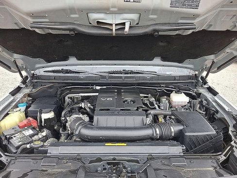 Used 2022 Nissan Frontier PRO-4X image 32