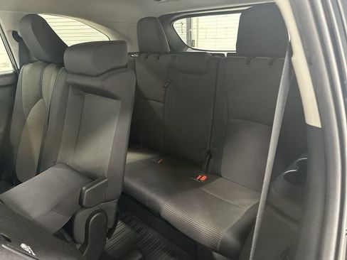 Used 2023 Toyota Highlander LE FWD image 15