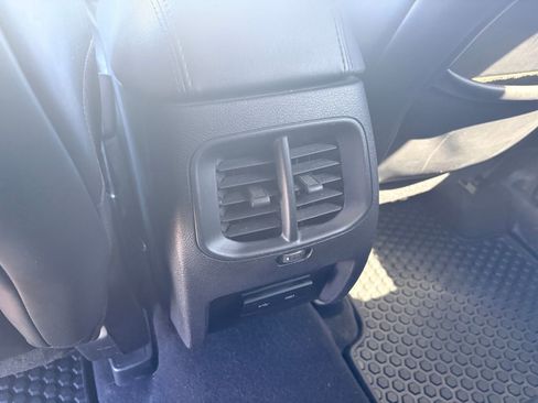 Used 2020 Jeep Cherokee Latitude Plus image 13