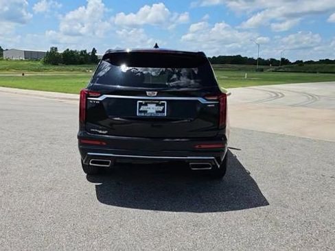 Used 2024 Cadillac XT6 Premium Luxury image 7